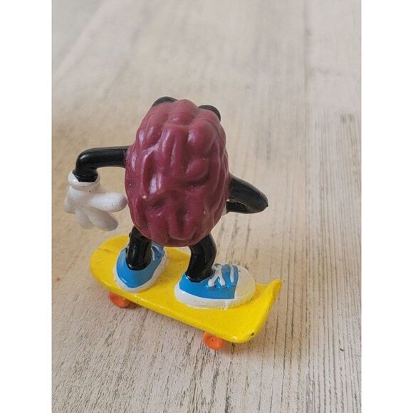 Applause 1988 raisin skateboarding toy figure - Picture 5 of 5